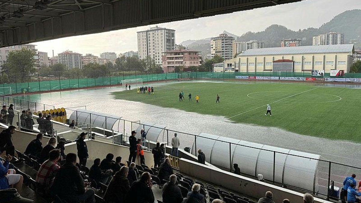 Artvin Hopaspor-Tokat Belediye Plevnespor sağanak yağış nedeniyle ertelendi!