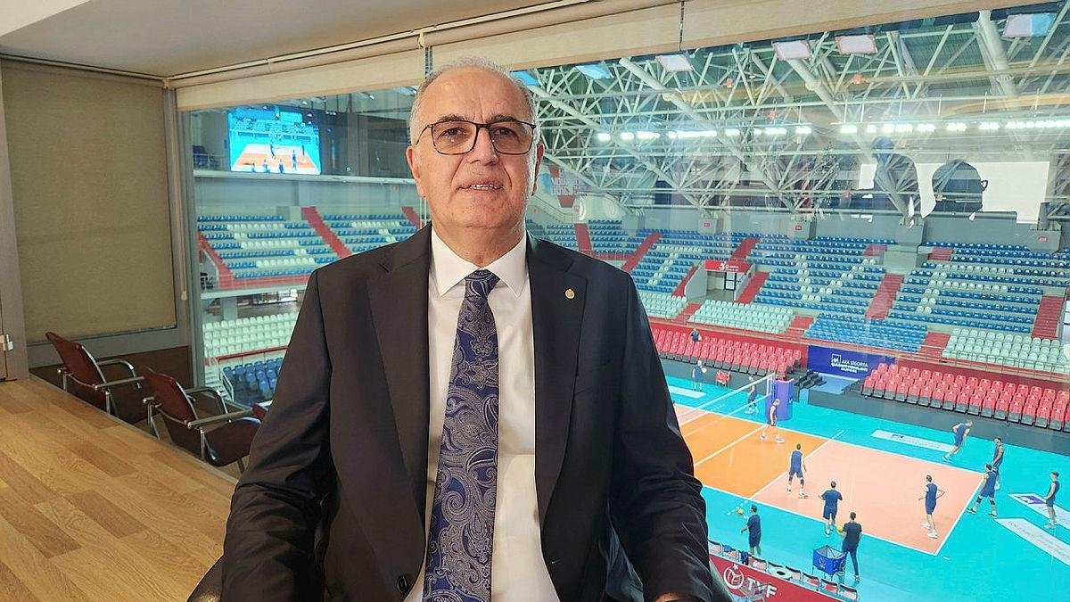 Mehmet Akif Üstündağ 3. kez Türkiye Voleybol Federasyonu Başkanı seçildi!